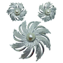 Load image into Gallery viewer, SARAH COVENTRY signed silver pearl flower designer runway earrings brooch set