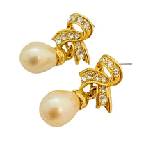 Load image into Gallery viewer, Vtg MARVELLA gold rhinestone pearl drop earrings designer runway