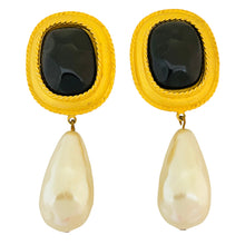 Load image into Gallery viewer, Vintage ANN TAYLOR gold black glass drop pearls clip on designer earrings