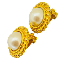 Load image into Gallery viewer, CAROLEE signed vintage gold pearl designer runway clip on earrings
