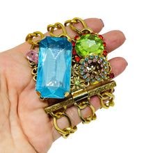 Load image into Gallery viewer, ERICKSON BEAMON signed gold tone glass massive chain designer bracelet
