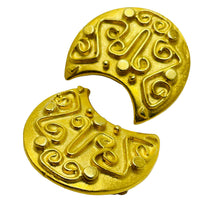 Load image into Gallery viewer, ERWIN PEARL signed matte gold tone etruscan clip on earrings
