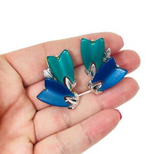 Load image into Gallery viewer, LISNER signed vintage silver tone blue green thermoset designer clip on earrings
