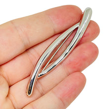 Load image into Gallery viewer, MONET signed vintage silver tone bar designer brooch
