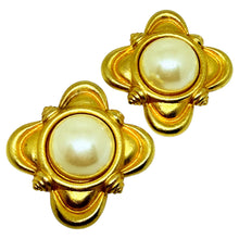 Load image into Gallery viewer, PAOLO GUCCI signed vintage gold tone pearl massive designer runway clip earrings
