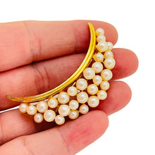 Load image into Gallery viewer, Vintage gold pearl moon crescent brooch
