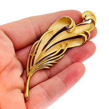 Load image into Gallery viewer, TRIFARI crown signed gold designer brooch

