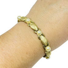 Load image into Gallery viewer, TRIFARI crown signed gold tone pearl designer bracelet
