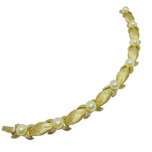 Load image into Gallery viewer, TRIFARI crown signed gold tone pearl designer bracelet
