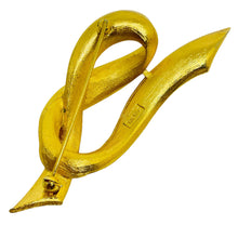 Load image into Gallery viewer, TRIFARI crown signed vintage gold tone designer brooch
