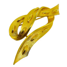 Load image into Gallery viewer, TRIFARI crown signed vintage gold tone designer brooch
