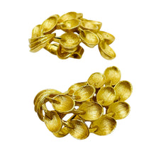 Load image into Gallery viewer, TRIFARI crown signed vintage gold tone designer clip on earrings
