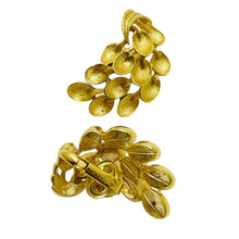 Load image into Gallery viewer, TRIFARI crown signed vintage gold tone designer clip on earrings
