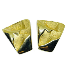 Load image into Gallery viewer, TRIFARI crown signed vintage gold tone designer clip on earrings
