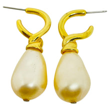 Load image into Gallery viewer, Vintage CAROLEE signed gold tone faux pearls designer pierced earrings
