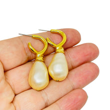 Load image into Gallery viewer, Vintage CAROLEE signed gold tone faux pearls designer pierced earrings
