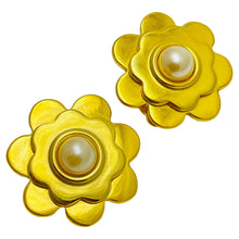Load image into Gallery viewer, Vintage JOAN RIVERS signed matte gold pearl designer clip on earrings
