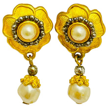 Load image into Gallery viewer, Vintage LIZ CLAIBORNE gold pearl flower dangle designer clip on earrings
