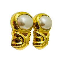 Load image into Gallery viewer, Vintage REPLICA Itsly signed gold pearl designer clip on earrings
