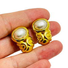 Load image into Gallery viewer, Vintage REPLICA Itsly signed gold pearl designer clip on earrings
