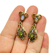 Load image into Gallery viewer, Vintage SARAH COVENTRY signed gold tone rhinestone clip on dangle drop earrings
