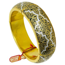 Load image into Gallery viewer, Vintage SPAIN damascene gold tone black panel stretch link designer bracelet
