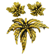 Load image into Gallery viewer, Vintage TORTOLANI gold tone flower designer earrings brooch set
