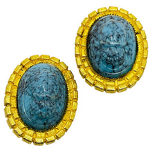 Load image into Gallery viewer, Vintage WILLIAM DE LILLO gold tone scarab glass designer runway clip on earrings
