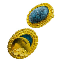 Load image into Gallery viewer, Vintage WILLIAM DE LILLO gold tone scarab glass designer runway clip on earrings
