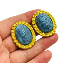 Load image into Gallery viewer, Vintage WILLIAM DE LILLO gold tone scarab glass designer runway clip on earrings
