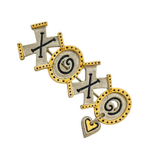Load image into Gallery viewer, Vintage XOXO gold silver designer brooch
