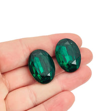 Load image into Gallery viewer, Vintage gold emerald green glass designer runway clip on earrings
