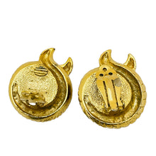 Load image into Gallery viewer, Vintage gold fuchsia pink glass designer runway clip on earrings
