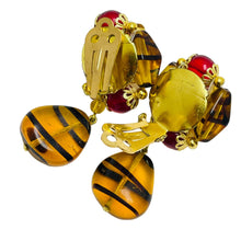 Load image into Gallery viewer, Vintage gold glass dangle designer clip on earrings
