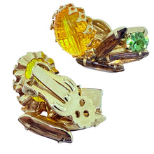 Load image into Gallery viewer, Vintage gold tone amber citrine peridot glass designer clip on earrings
