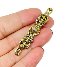 Load image into Gallery viewer, Vintage gold tone bar brooch

