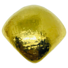 Load image into Gallery viewer, Vintage gold tone bold scarf clip
