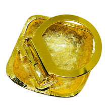 Load image into Gallery viewer, Vintage gold tone bold scarf clip
