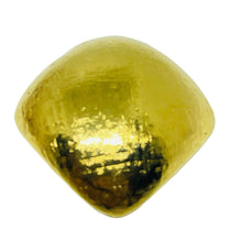 Load image into Gallery viewer, Vintage gold tone bold scarf clip

