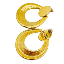 Load image into Gallery viewer, Vintage gold tone door knocker designer earrings
