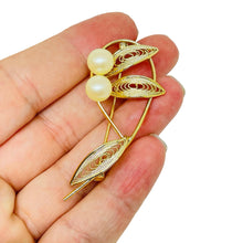 Load image into Gallery viewer, Vintage gold tone faux pearls flower designer brooch
