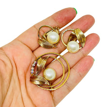 Load image into Gallery viewer, Vintage gold tone faux pearls rhinestones designer clip on earrings brooch set
