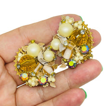 Load image into Gallery viewer, Vintage gold tone glass beads pearls custer designer clip on earrings
