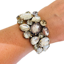 Load image into Gallery viewer, Vintage gold tone glass designer clamper designer bracelet
