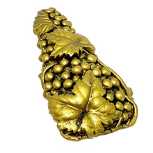 Load image into Gallery viewer, Vintage gold tone large grapes leafs resin fur clip
