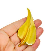 Load image into Gallery viewer, Vintage gold tone leaf designer brooch

