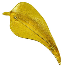 Load image into Gallery viewer, Vintage gold tone leaf designer brooch
