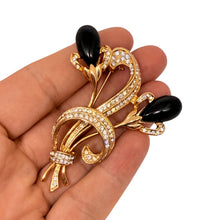 Load image into Gallery viewer, Vintage gold tone rhinestone flower brooch
