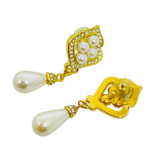 Load image into Gallery viewer, Vintage gold tone rhinestones faux learls 80’s drop earrings
