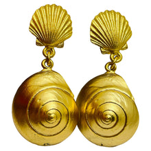 Load image into Gallery viewer, Vintage gold tone seashell dangle designer clip on earrings

